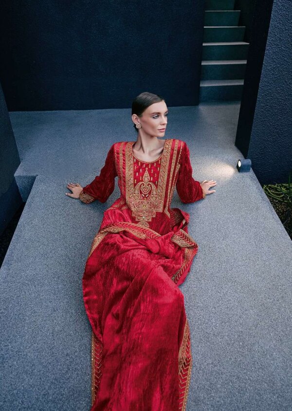 My Fashion Road Aiqa Edinburgh Fancy Designer Velvet Salwar Suit | 8602