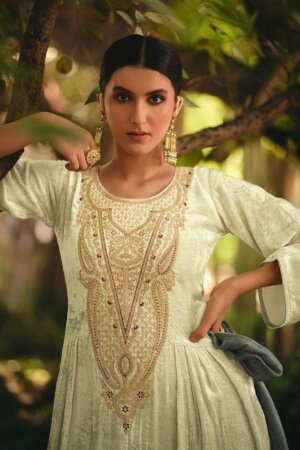 My Fashion Road Aiqa Hasrat Pure Velvet Fancy Designs Salwar Suit | 8502