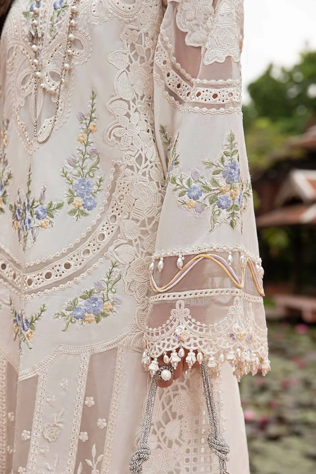 My Fashion Road MARIA B Luxury EID Lawn Unstitched Collection 2024 | EID LAWN-24-04 My Fashion Road MARIA B Luxury EID Lawn Unstitched Collection 2024 | EID LAWN-24-04
