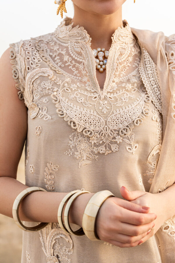 My Fashion Road Qalamkar Sahil Luxury Lawn Unstitched Collection 2025 | FK-01 SOPHIA