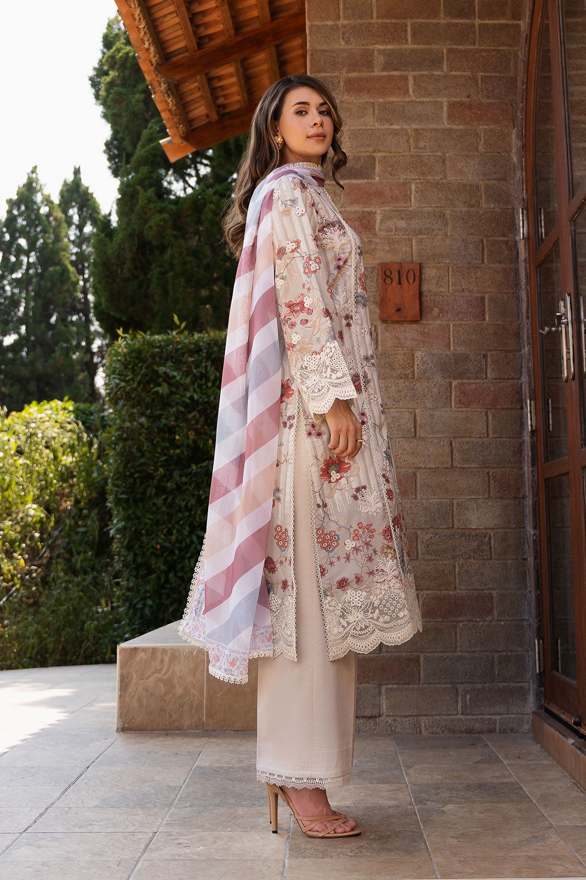 My Fashion Road Damask by Afrozeh Lawn Collection Suit 2025 | Azara A My Fashion Road Damask by Afrozeh Lawn Collection Suit 2025 | Azara A