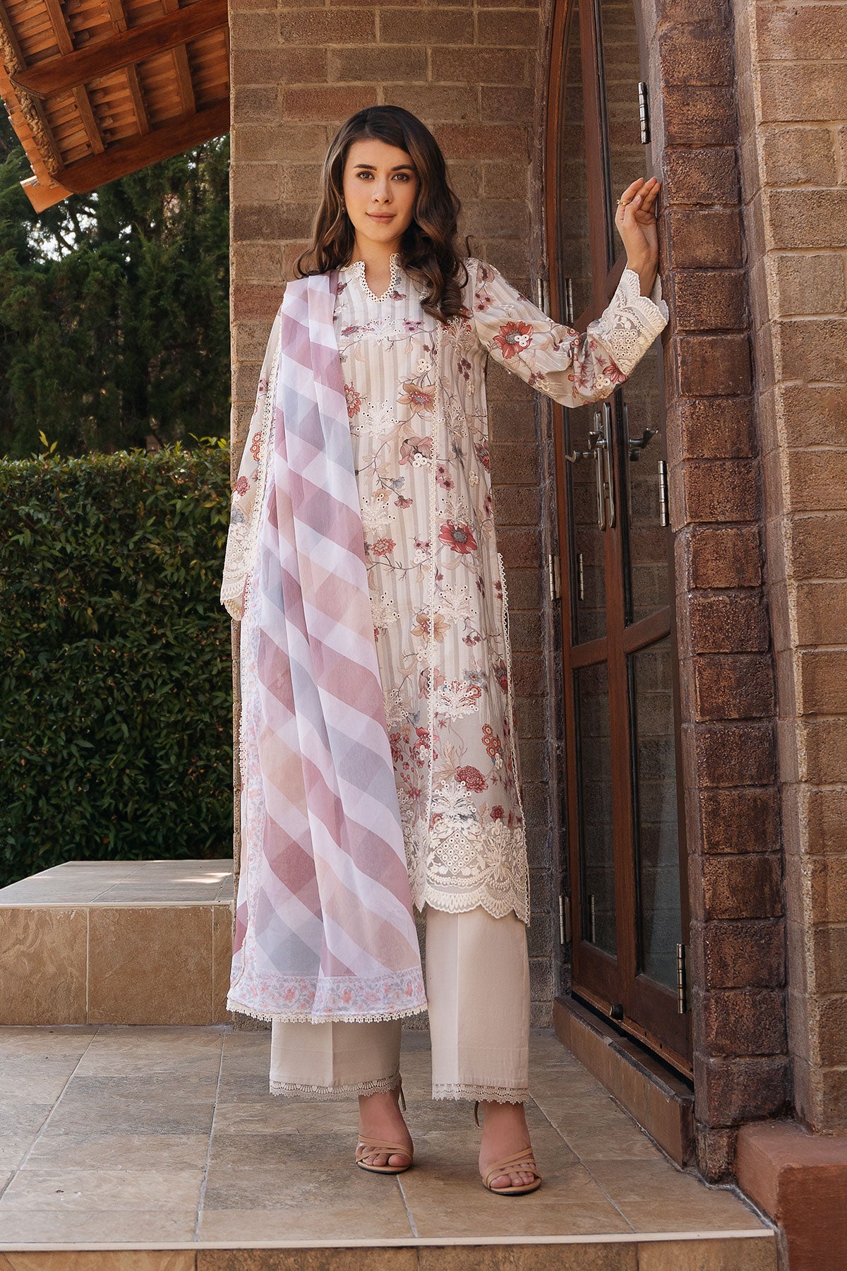 My Fashion Road Damask by Afrozeh Lawn Collection Suit 2025 | Azara A My Fashion Road Damask by Afrozeh Lawn Collection Suit 2025 | Azara A