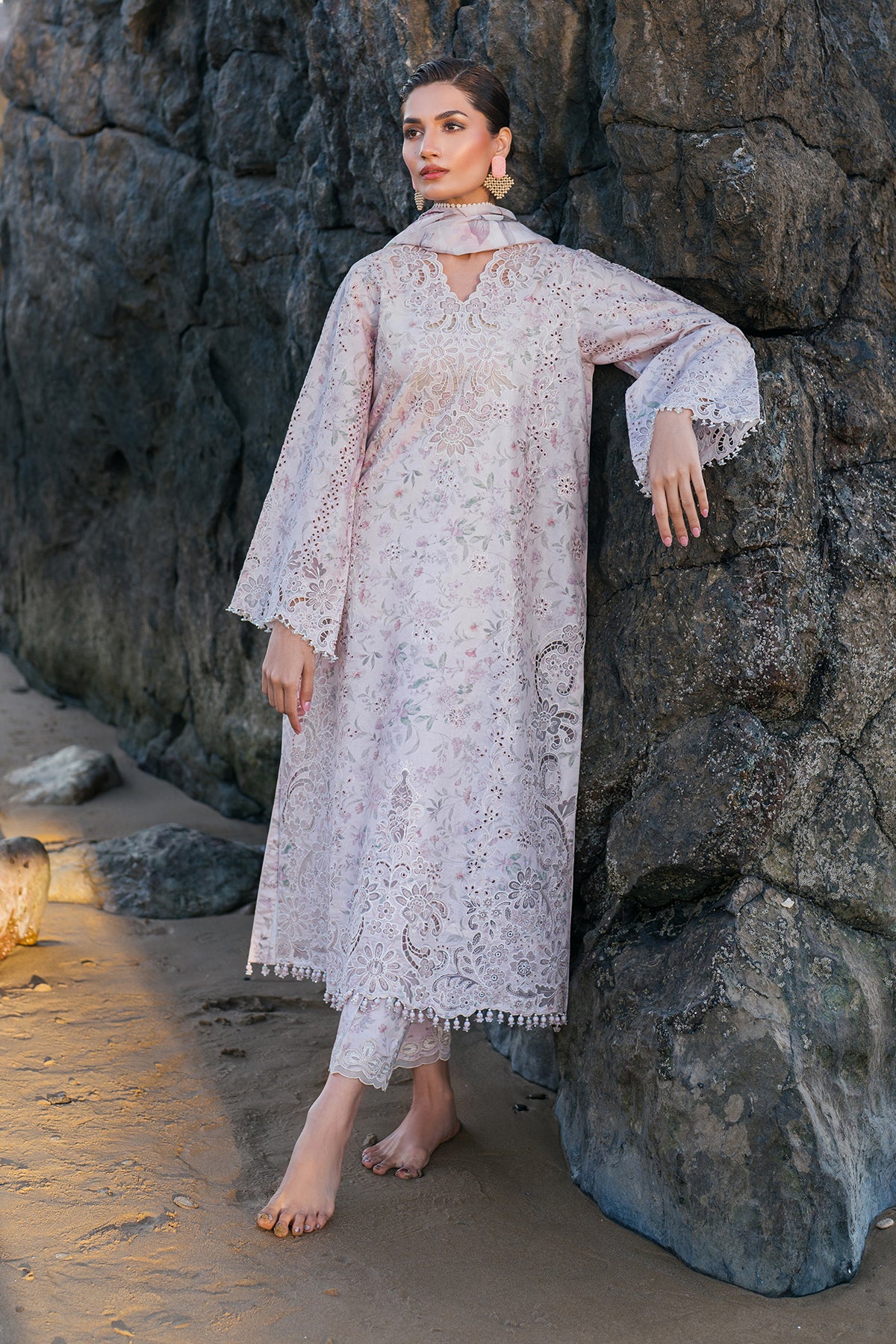 My Fashion Road Baroque Summer Lawn Unstitched Collection 2025 | UF-4130 My Fashion Road Baroque Summer Lawn Unstitched Collection 2025 | UF-4130