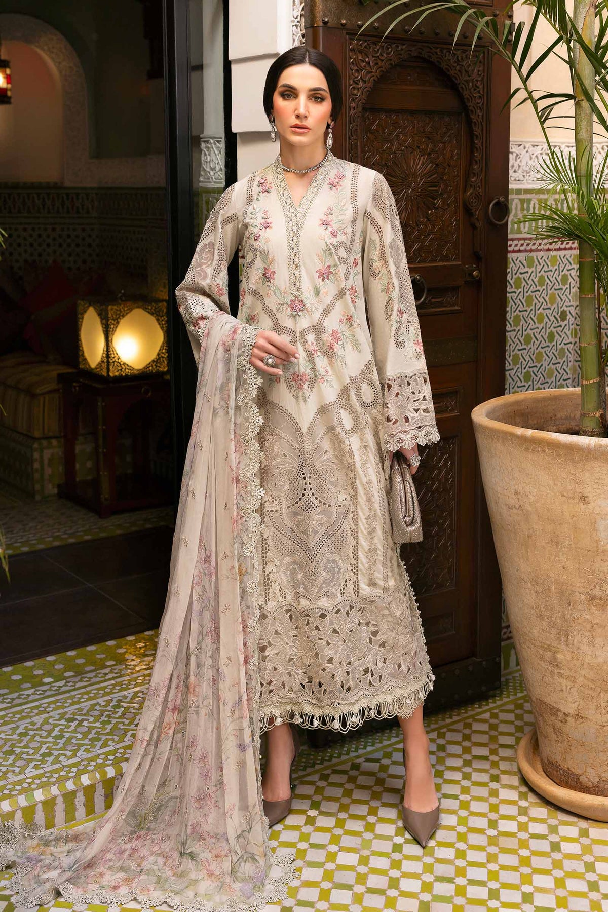My Fashion Road MARIA B Luxury Unstitched Lawn Collection 2025 | D-2514-B My Fashion Road MARIA B Luxury Unstitched Lawn Collection 2025 | D-2514-B