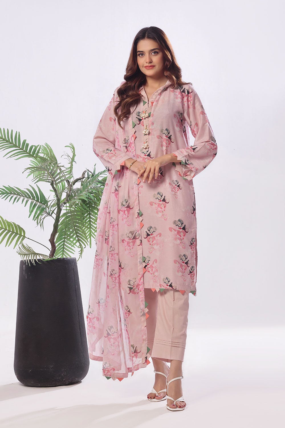 My Fashion Road Gul Ahmed The Floral World Lawn Unstitched Collection 2025 | SY-52002 My Fashion Road Gul Ahmed The Floral World Lawn Unstitched Collection 2025 | SY-52002