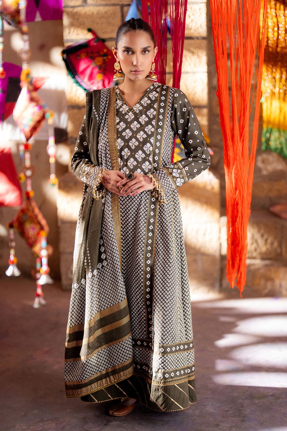 My Fashion Road Gul Ahmed Chunri Lawn Unstitched Collection 2025 | CL-52401 B My Fashion Road Gul Ahmed Chunri Lawn Unstitched Collection 2025 | CL-52401 B