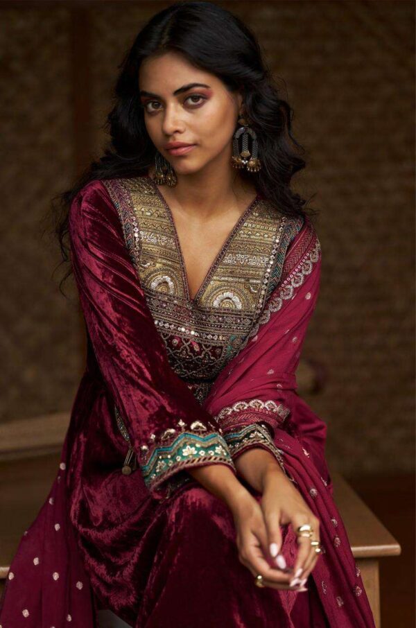 My Fashion Road Aiqa Qealiz Partywear Style Velvet Designer Suit | A – 2401