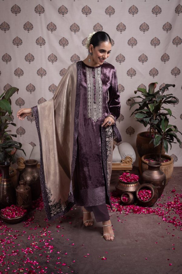 My Fashion Road Naariti Velvet Winter Unstitched Collection Ladies Suit – H