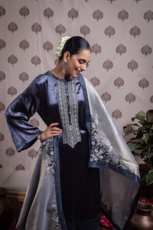 My Fashion Road Naariti Velvet Winter Unstitched Collection Ladies Suit – I