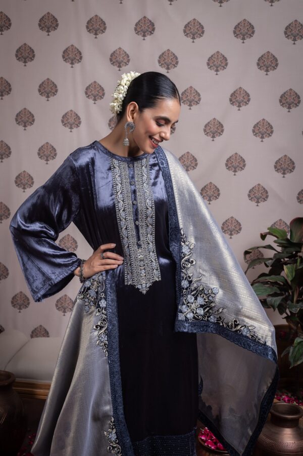 My Fashion Road Naariti Velvet Winter Unstitched Collection Ladies Suit – I