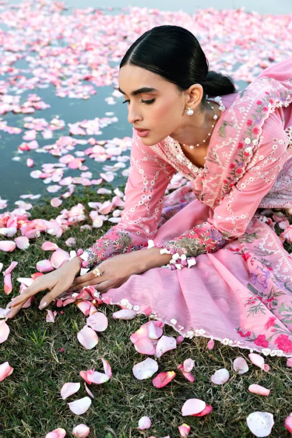 My Fashion Road Sana Safinaz Luxury Lawn Unstitched Collection 2026 | 01