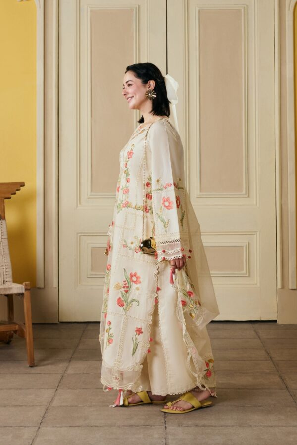 My Fashion Road Maryam Hussain Pakistani Luxury Lawn Suit | Hala