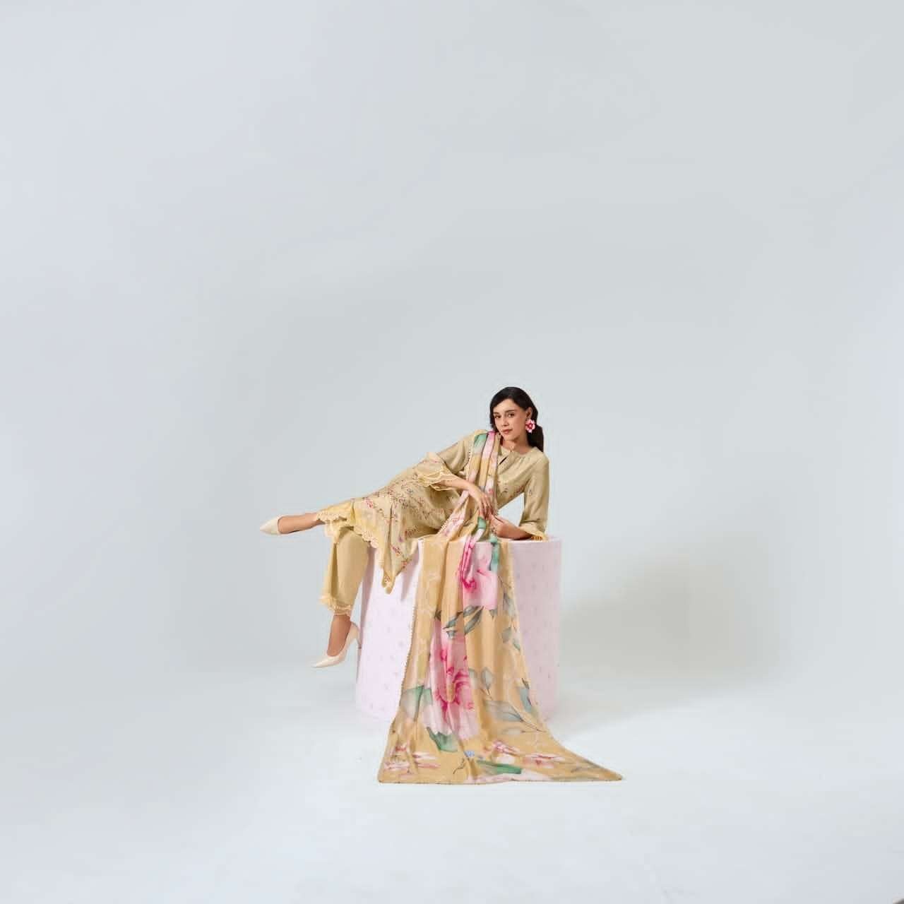My Fashion Road Kimora Sohni Nigaar Pure Muslin Designer Suit | 984 My Fashion Road Kimora Sohni Nigaar Pure Muslin Designer Suit | 984