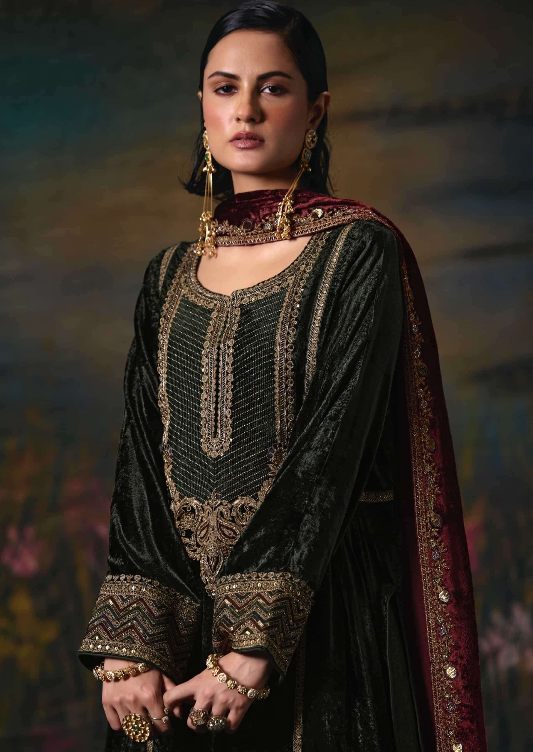 My Fashion Road Aiqa Noor E Riwaaz Partywear Velvet Suit | I-5 My Fashion Road Aiqa Noor E Riwaaz Partywear Velvet Suit | I-5