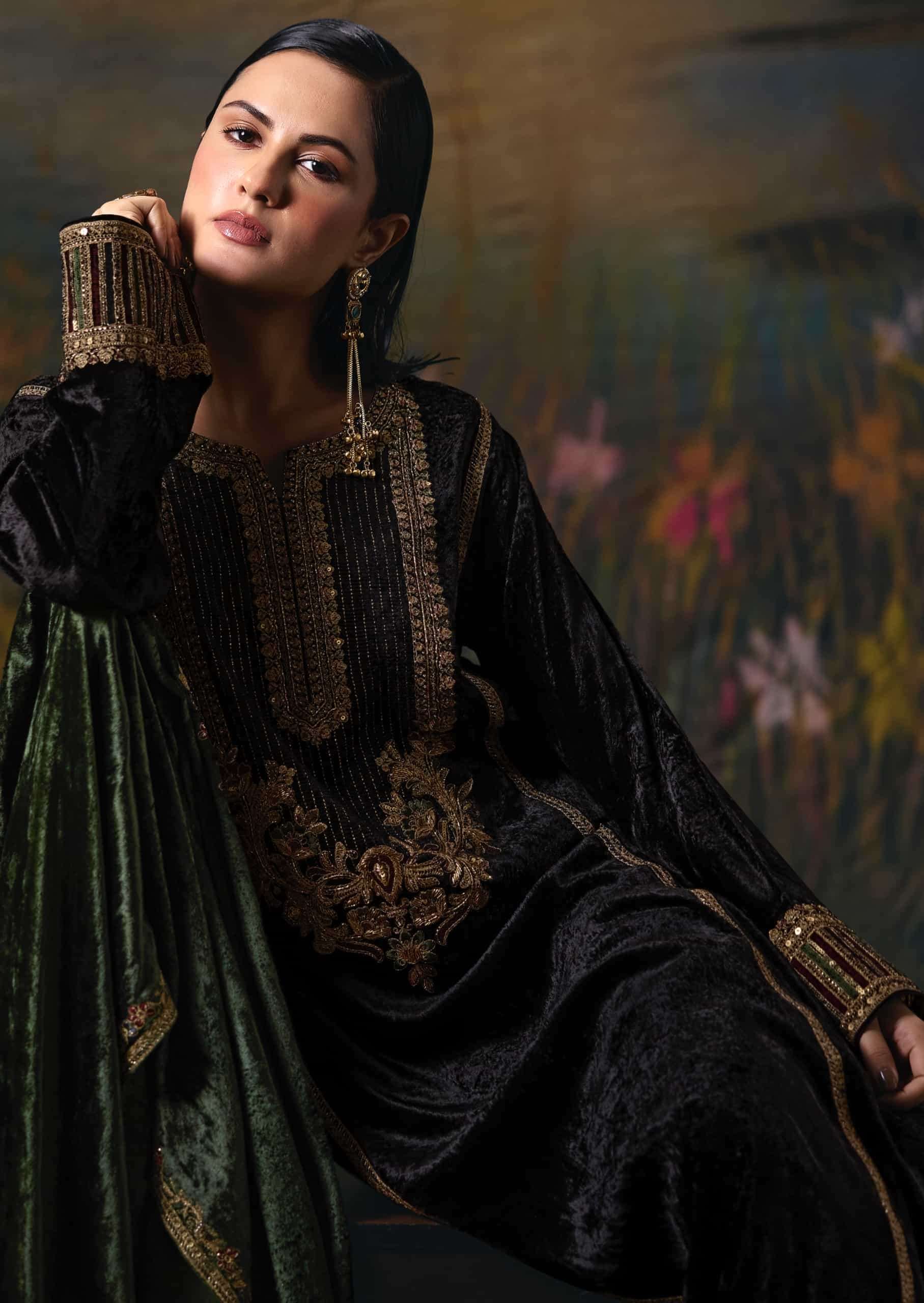 My Fashion Road Aiqa Noor E Riwaaz Partywear Velvet Suit | I-6 My Fashion Road Aiqa Noor E Riwaaz Partywear Velvet Suit | I-6
