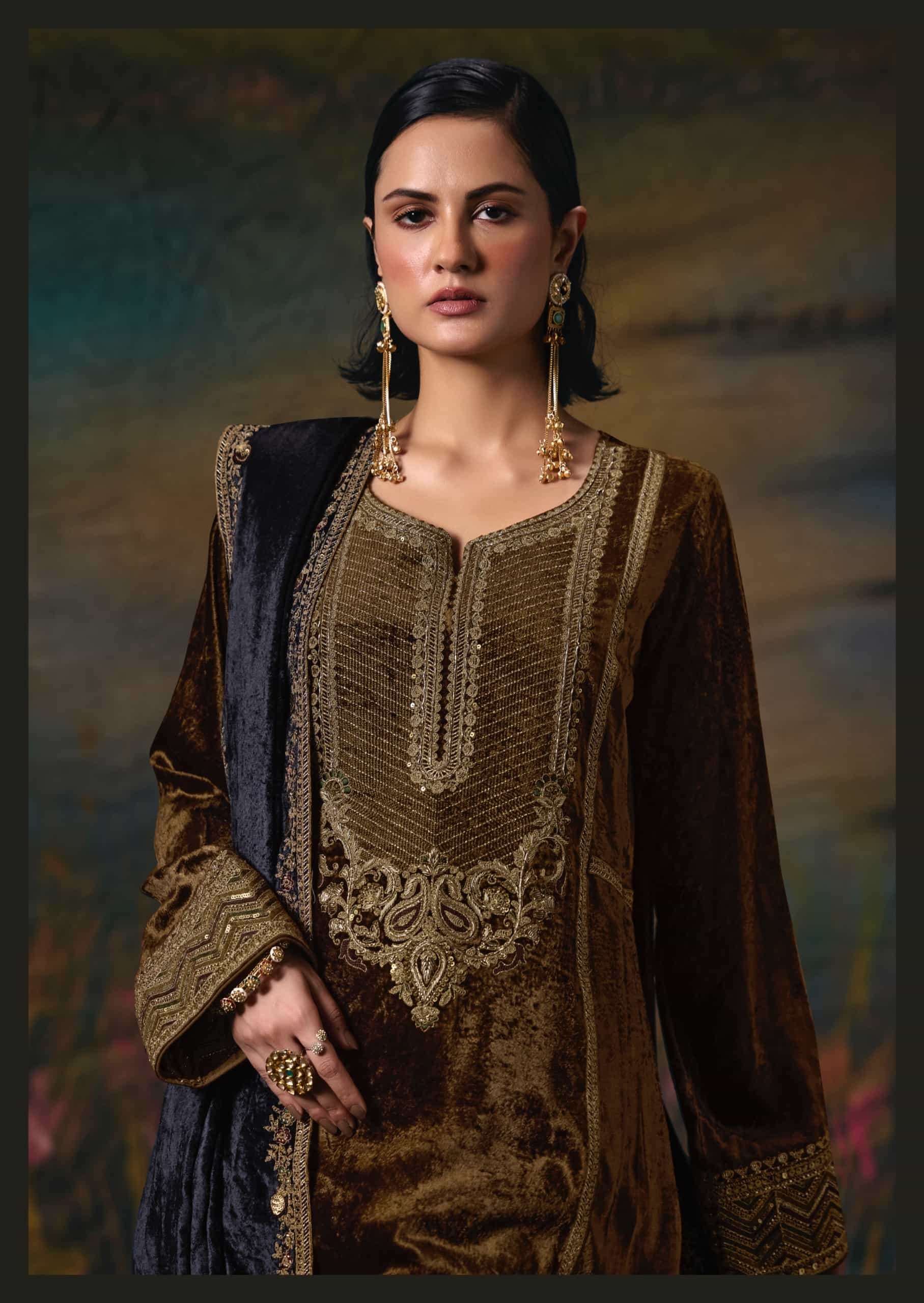 My Fashion Road Aiqa Noor E Riwaaz Partywear Velvet Suit | I-1 My Fashion Road Aiqa Noor E Riwaaz Partywear Velvet Suit | I-1