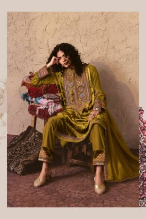 My Fashion Road Aiqa Nooren Party Wear Velvet Designer Suits | A-4